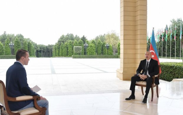 İlham Əliyev Rusiyanın “Pervıy Kanal” televiziyasına müsahibə verib - FOTO